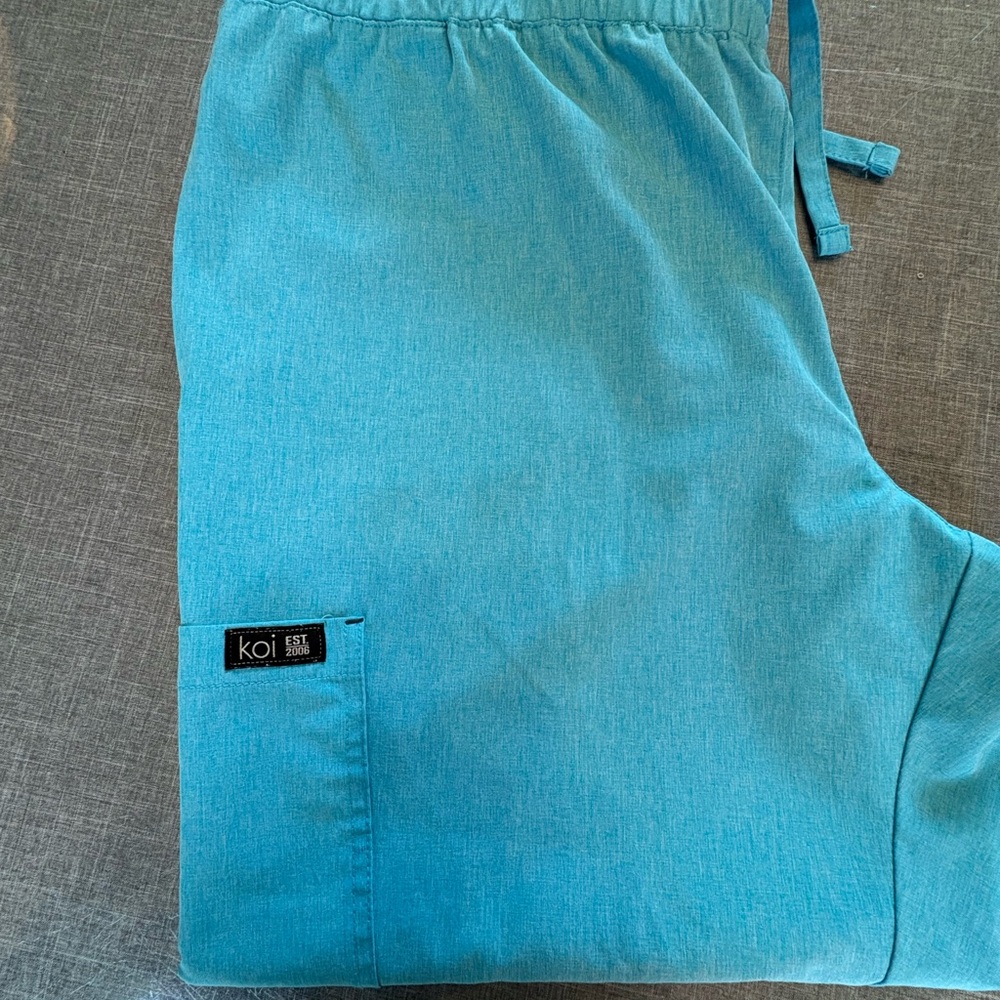 koi Bright Heather-Teal Scrub Pocket Pants